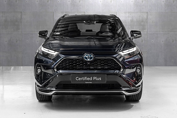 Toyota RAV4 Plug-in Hybrid 8 of 27
