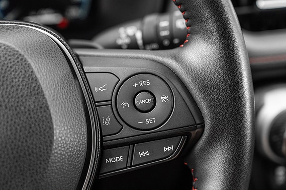 Toyota RAV4 Plug-in Hybrid 18 of 27