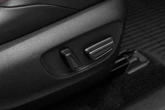 Toyota RAV4 Plug-in Hybrid 26 of 27