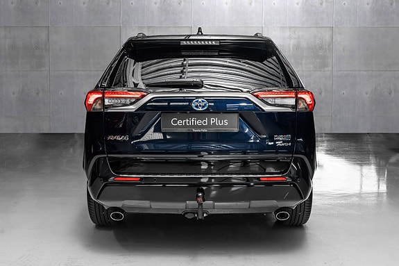 Toyota RAV4 Plug-in Hybrid 4 of 27