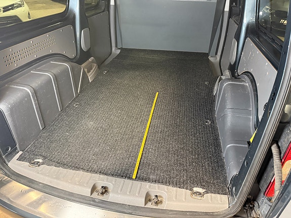 Volkswagen Caddy Maxi 22 of 30