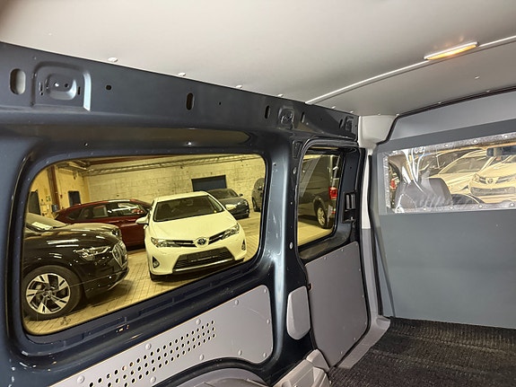 Volkswagen Caddy Maxi 20 of 30