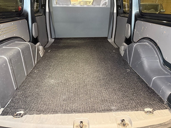 Volkswagen Caddy Maxi 18 of 30