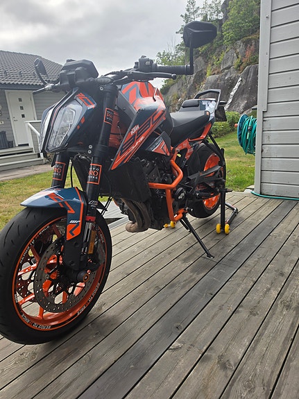 KTM 890 Duke R 4 of 10