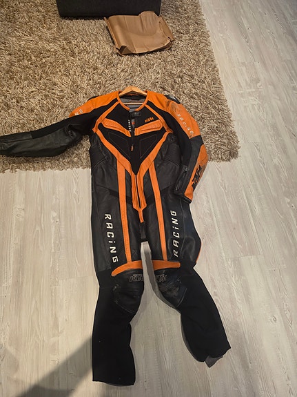KTM 890 Duke R 9 of 10