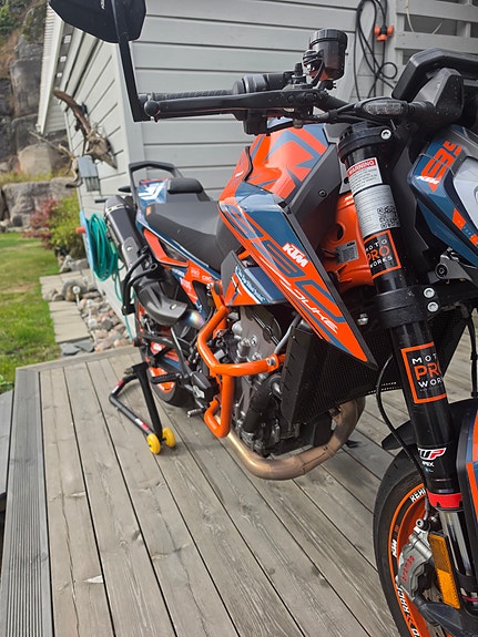 KTM 890 Duke R 5 of 10