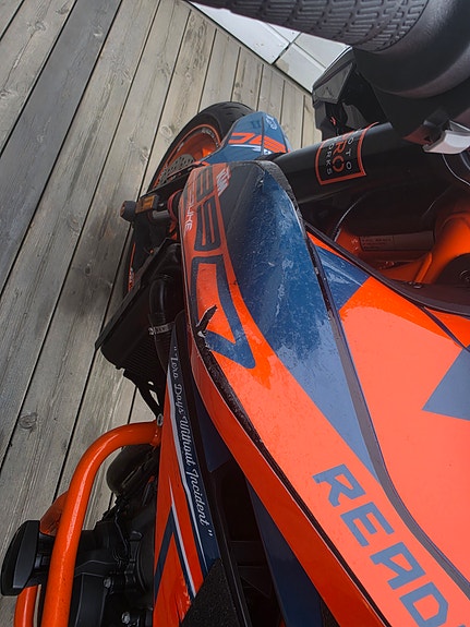 KTM 890 Duke R 8 of 10