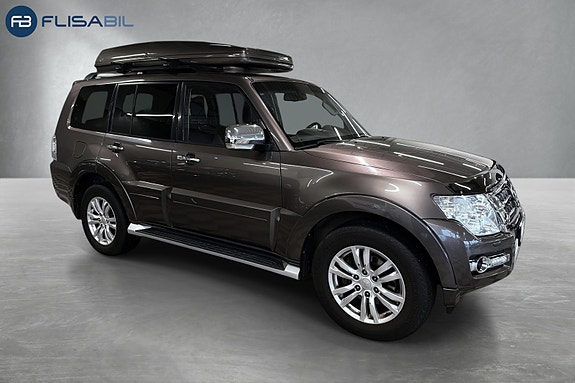 Mitsubishi Pajero 11 of 30
