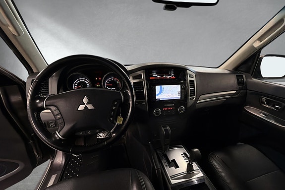 Mitsubishi Pajero 20 of 30