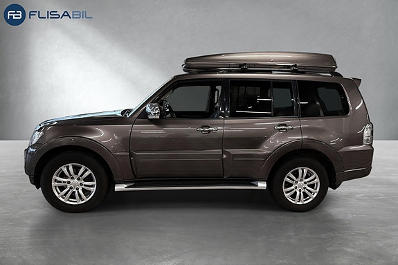 Mitsubishi Pajero 3 of 30
