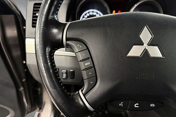 Mitsubishi Pajero 22 of 30