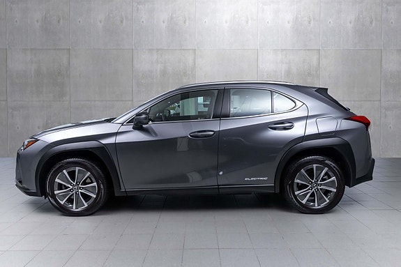 Lexus UX300e 3 of 28