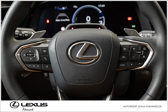 Lexus RZ450e 25 of 30