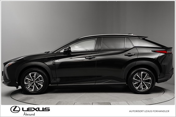 Lexus RZ450e 2 of 30