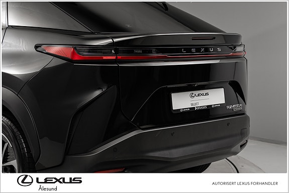 Lexus RZ450e 8 of 30