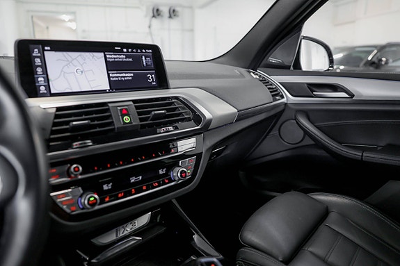 BMW iX3 18 of 30