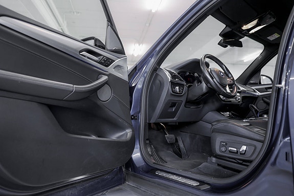 BMW iX3 7 of 30