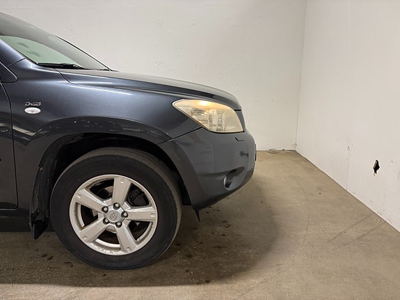 Toyota RAV4 16 of 30