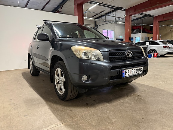 Toyota RAV4 5 of 30