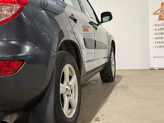 Toyota RAV4 11 of 30