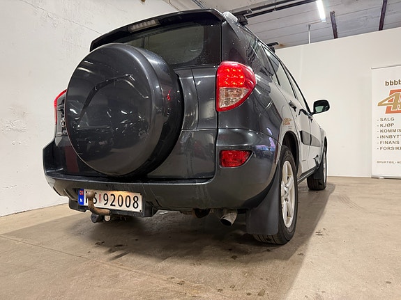 Toyota RAV4 10 of 30