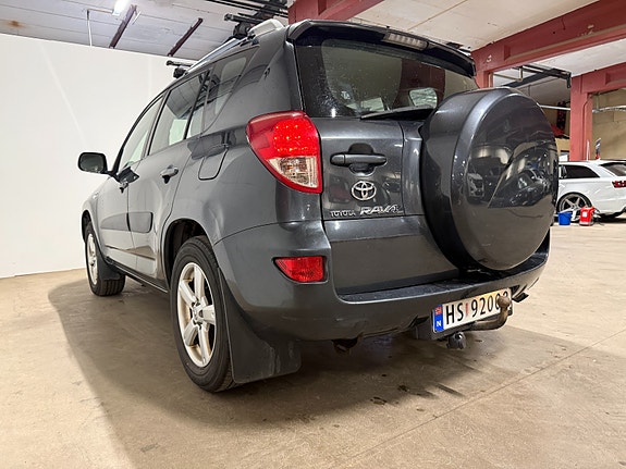 Toyota RAV4 13 of 30