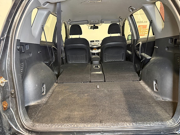 Toyota RAV4 19 of 30