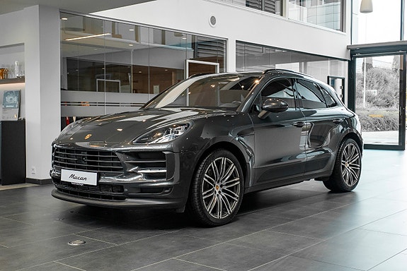 Porsche Macan 4 of 30