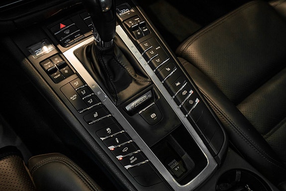Porsche Macan 20 of 30