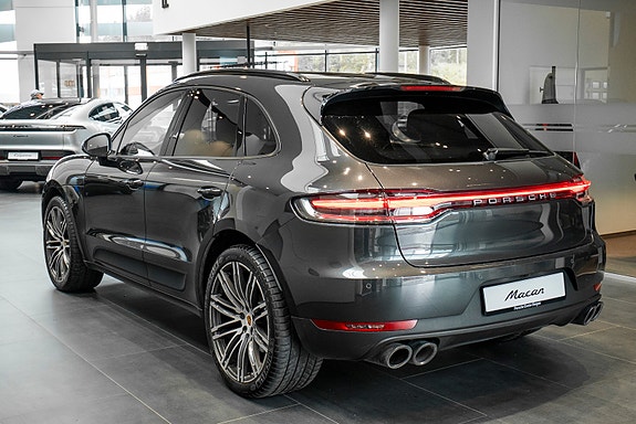 Porsche Macan 6 of 30