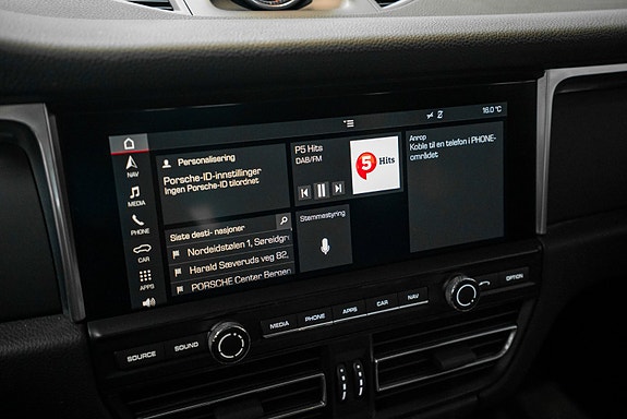 Porsche Macan 23 of 30