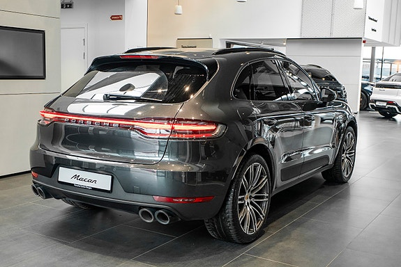 Porsche Macan 9 of 30