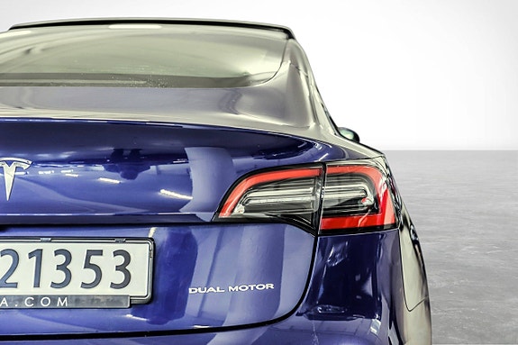 Tesla Model 3 7 of 30
