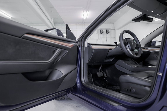 Tesla Model 3 12 of 30
