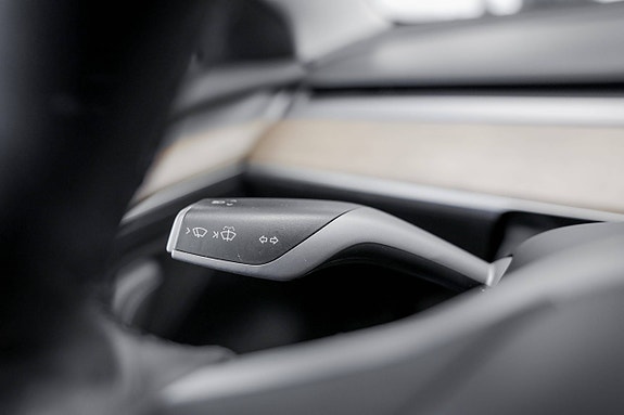 Tesla Model 3 18 of 30