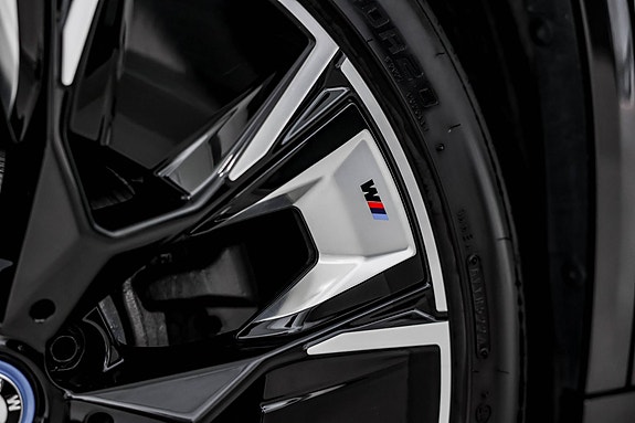 BMW iX3 4 of 30