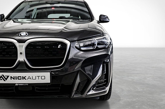 BMW iX3 5 of 30