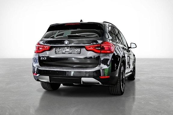 BMW iX3 8 of 24