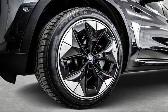 BMW iX3 2 of 24