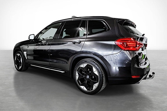 BMW iX3 10 of 24