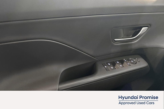 Hyundai Kona 17 of 24