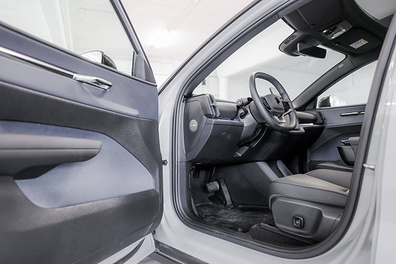 Volvo EX30 11 of 30