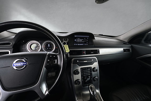 Volvo V70 11 of 17