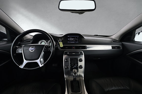 Volvo V70 10 of 17