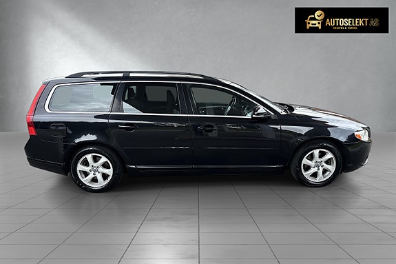 Volvo V70 4 of 17