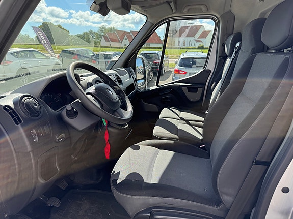 Renault Master 9 of 12