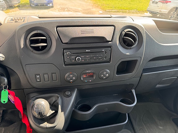 Renault Master 12 of 12