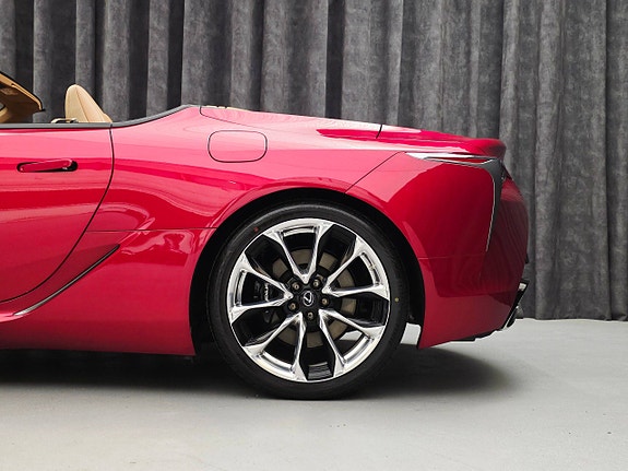 Lexus LC500 27 of 30