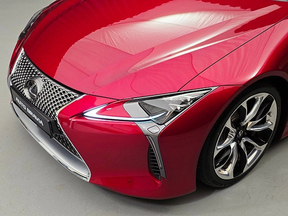 Lexus LC500 25 of 30
