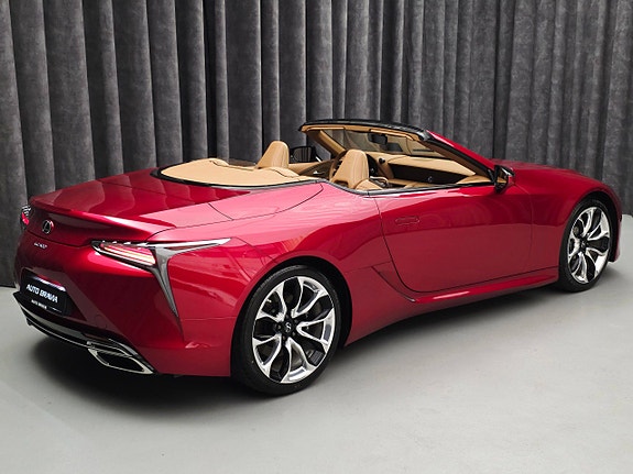 Lexus LC500 12 of 30